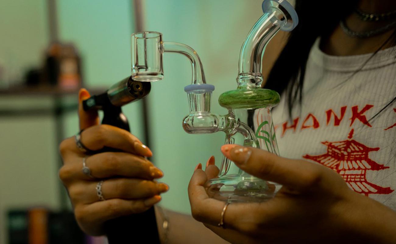 Featured image for “What Is a Dab Rig and How Does It Work?”