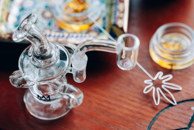 Featured image for “Beginner’s Guide to Dabbing: How to Pick the Right Dab Rig for You”